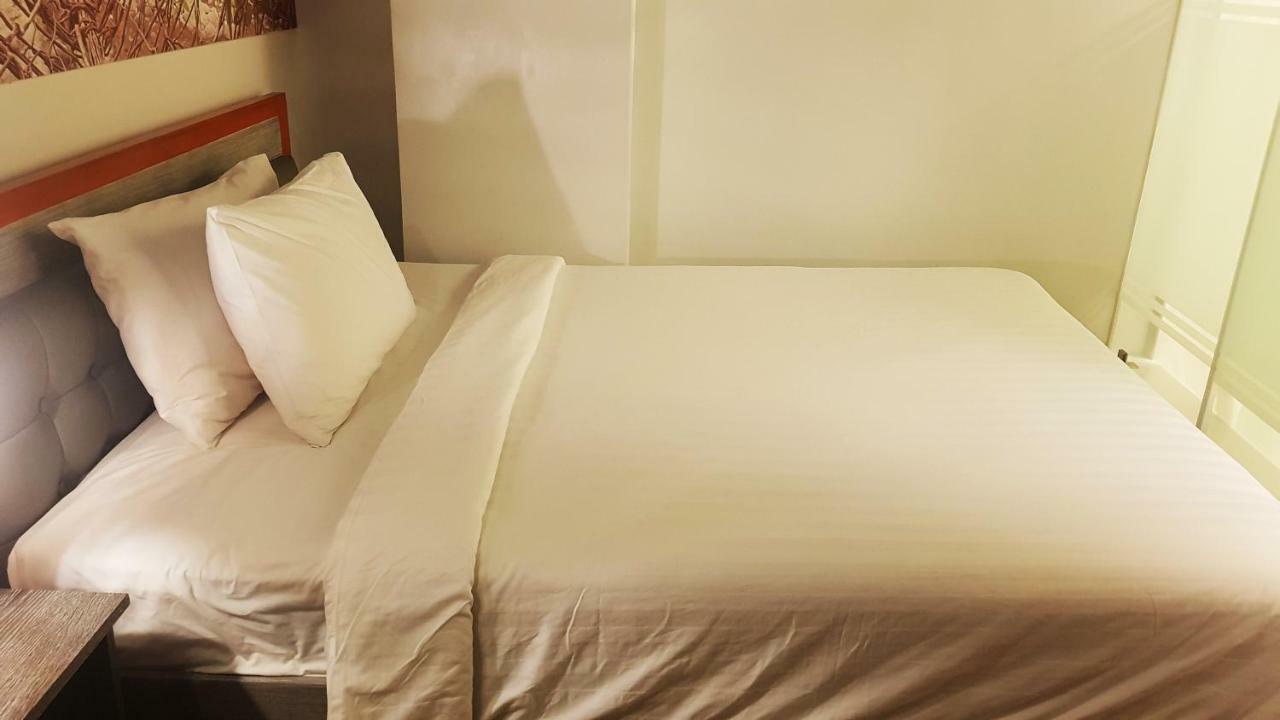Hotel Gq Plaza Kalibo Zewnętrze zdjęcie